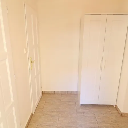 Sokolovska Apartment *