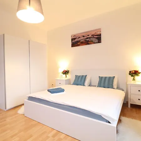 Apartment Sokolovska *